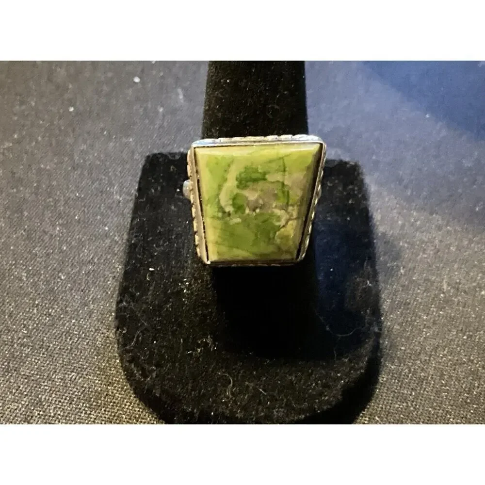 925 Silver Chrysoprase Asymetrical Ring Size 8